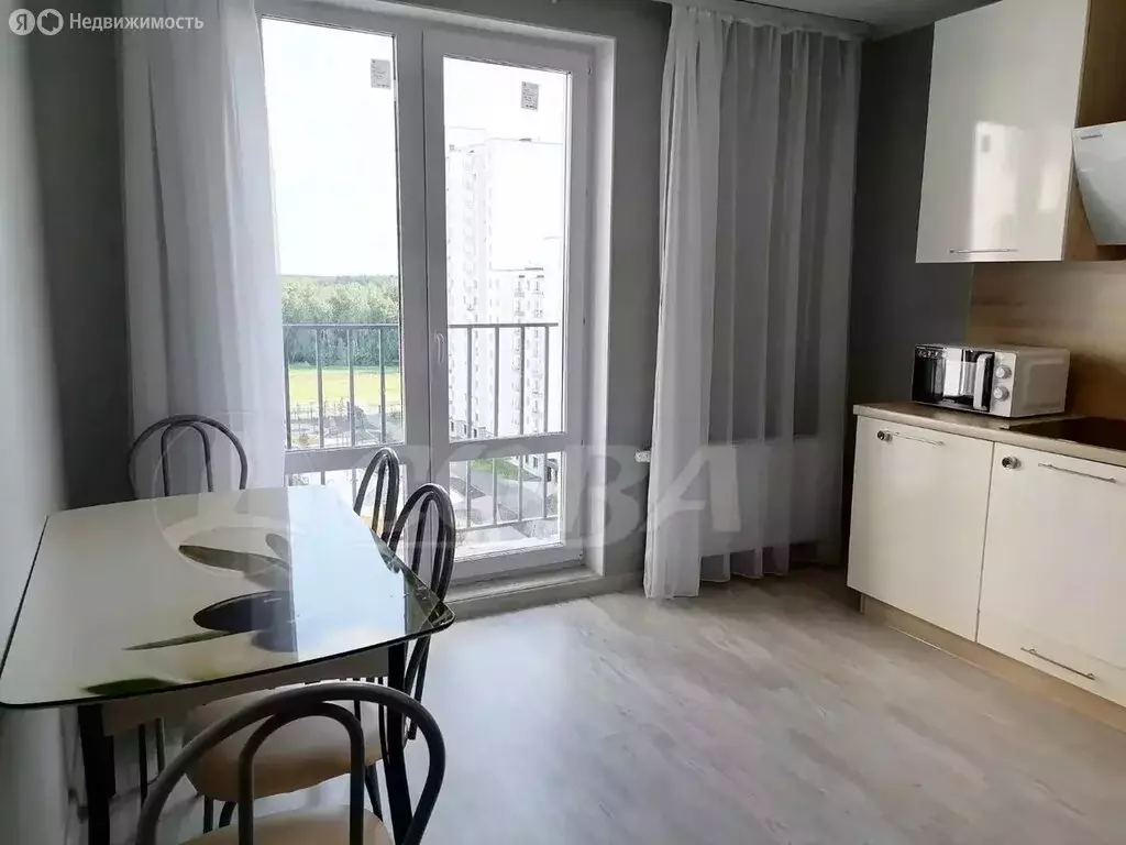 1-комнатная квартира: деревня Патрушева, улица Петра Ершова, 10 (36 м) - Фото 0