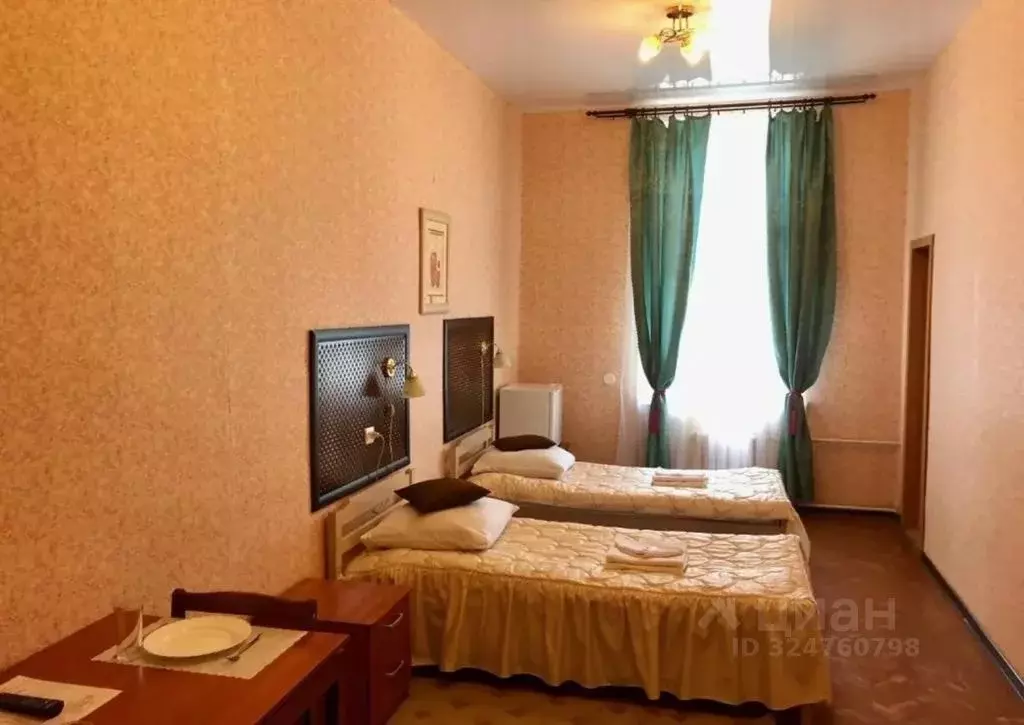 Комната Псковская область, Порхов Псковская ул., 1/15 - Фото 2