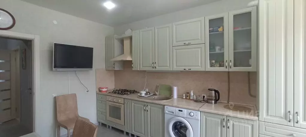 2-к кв. Краснодарский край, Ейск Красная ул., 43Б (66.6 м) - Фото 0