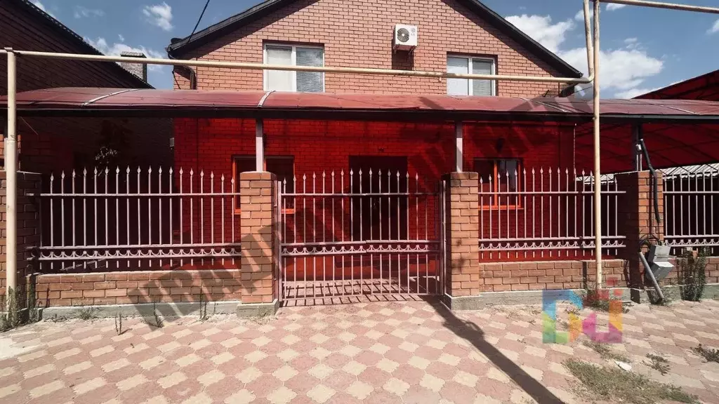 Дом в Калмыкия, Элиста ул. Титова (187 м) - Фото 2