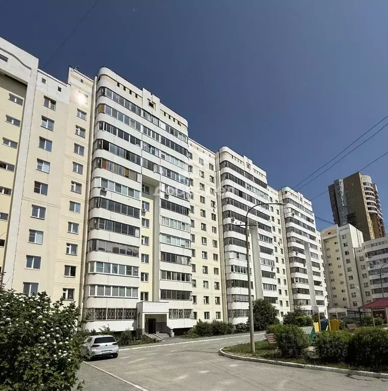 3-к кв. Свердловская область, Екатеринбург ул. Вилонова, 6 (78.5 м) - Фото 0