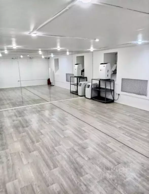 Помещение свободного назначения в Санкт-Петербург Школьная ул., 8 (186 ... - Фото 1