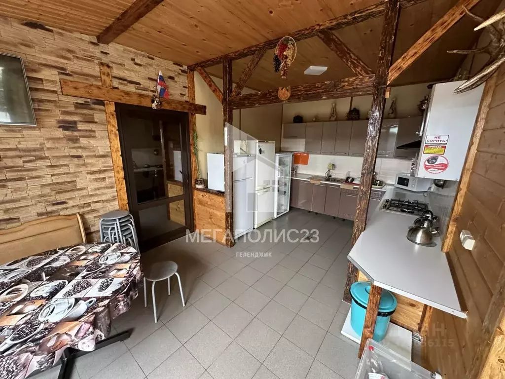 Дом в Краснодарский край, Геленджик городской округ, с. Дивноморское ... - Фото 1