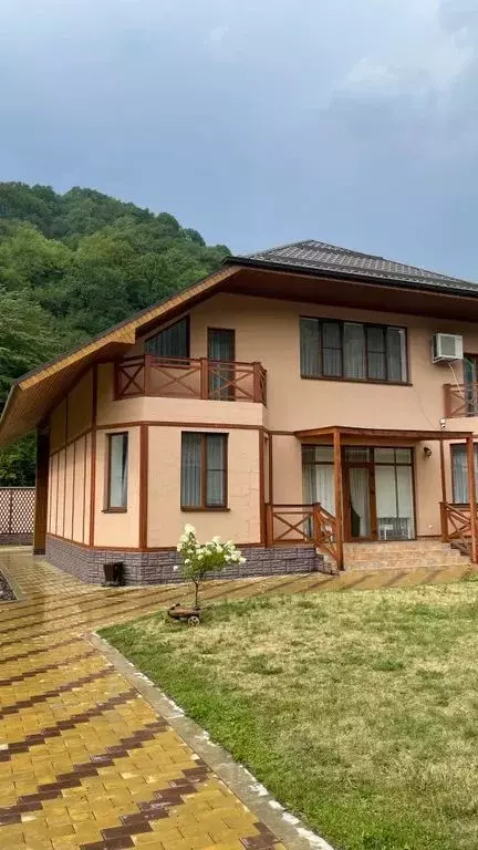 Дом в Кабардино-Балкария, Нальчик городской округ, с. Белая Речка ул. ... - Фото 1