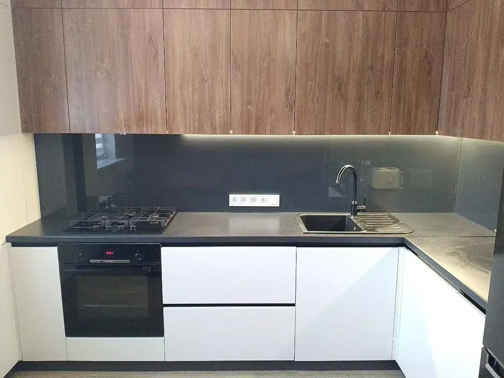 2-к кв. Крым, Симферополь ул. Батурина, 209 (57.0 м) - Фото 1