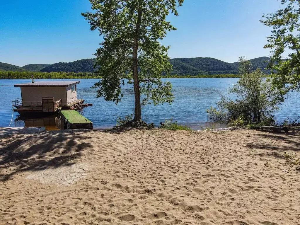 Дом в Самарская область, Самара База отдыха Бережок тер., 1 (300 м) - Фото 1