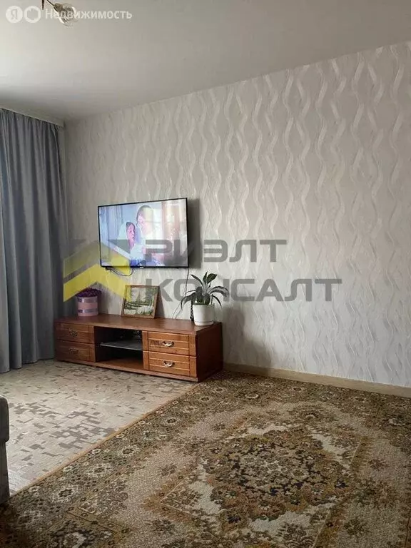 2-комнатная квартира: Омск, 28-я Северная улица, 22 (100 м) - Фото 0