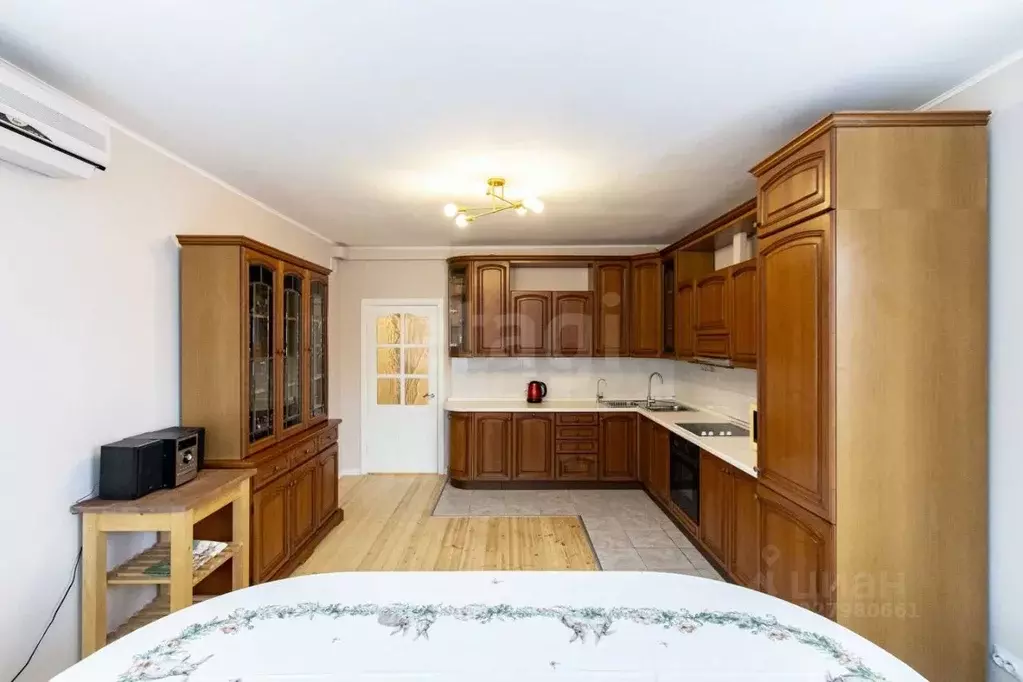 3-к кв. Тюменская область, Тюмень Даудельная ул., 4 (179.9 м) - Фото 1