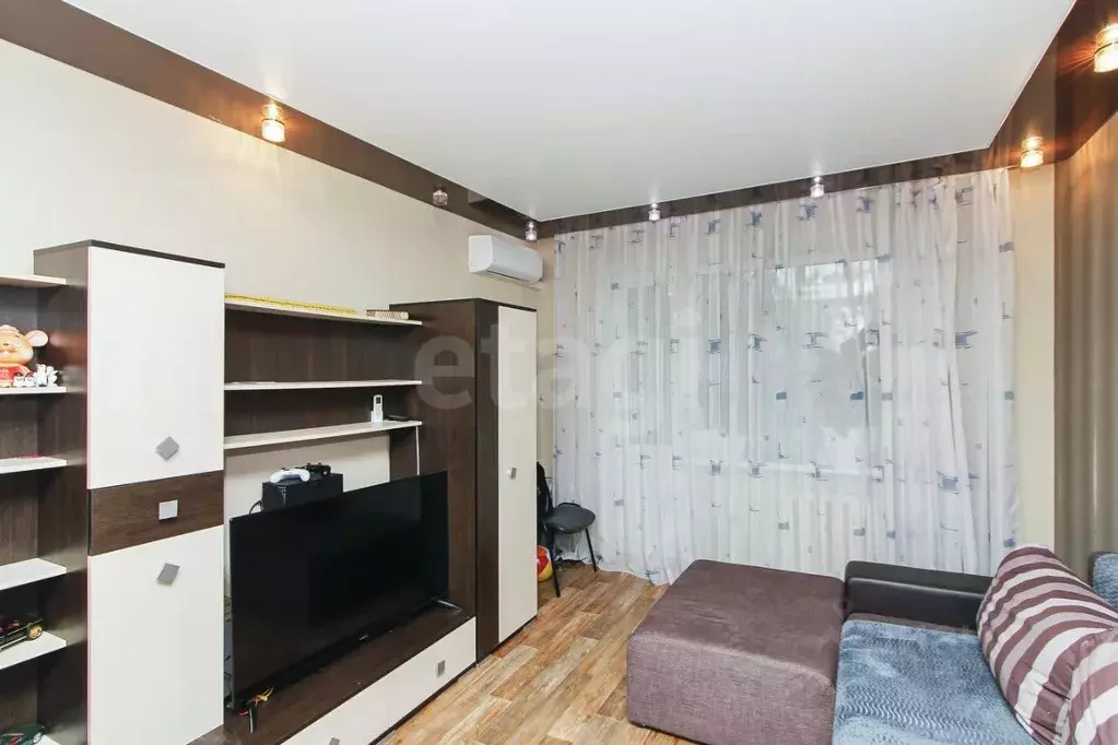 2-к кв. Тюменская область, Тюмень ул. Клары Цеткин, 7 (49.3 м) - Фото 1