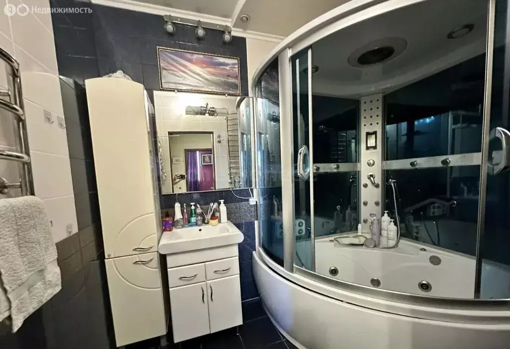 3-комнатная квартира: Севастополь, улица Адмирала Юмашева, 27 (72 м) - Фото 0