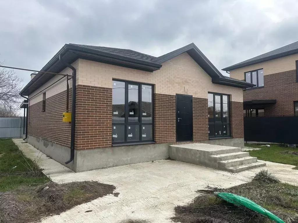 Дом в Краснодарский край, Динской район, Новотитаровская ст-ца ... - Фото 1