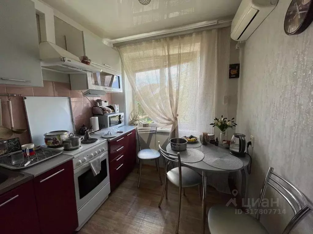 4-к кв. Белгородская область, Старый Оскол Жукова мкр, 6 (62.0 м) - Фото 0