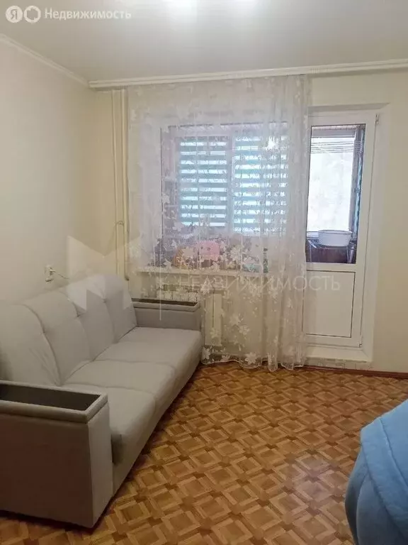 3-комнатная квартира: Тюмень, улица Домостроителей, 8 (65.4 м) - Фото 1