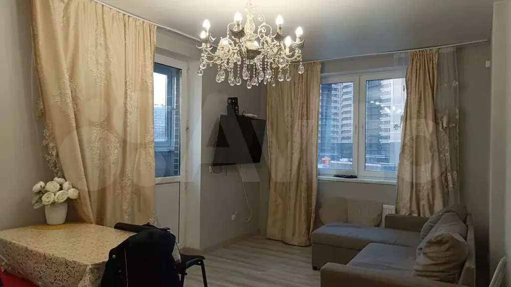 1-к. квартира, 41 м, 3/17 эт. - Фото 1