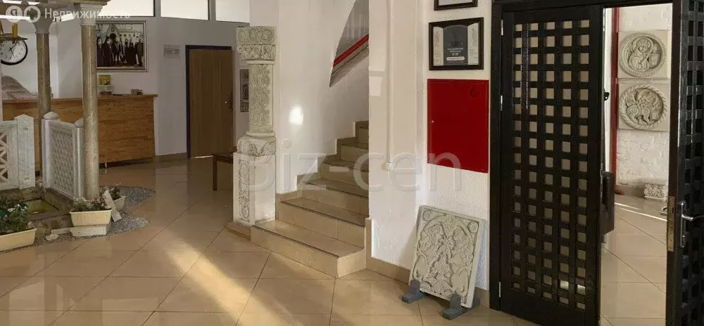 Офис (400 м) - Фото 1