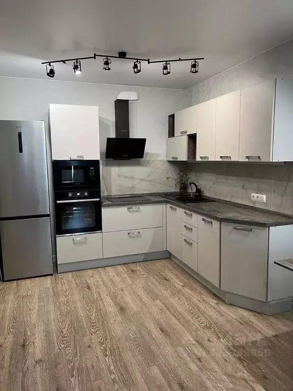 1-к кв. Саратовская область, Энгельс Дубовская ул., 5к1 (53.0 м) - Фото 1