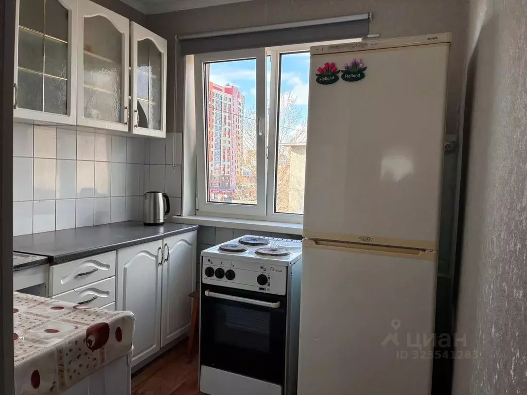 3-к кв. Алтайский край, Барнаул ул. Антона Петрова, 164 (60.0 м) - Фото 1