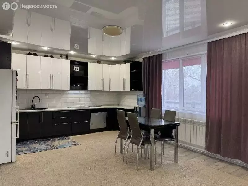 Дом в Абакан, улица имени Игоря Ахпашева, 4 (203 м) - Фото 1