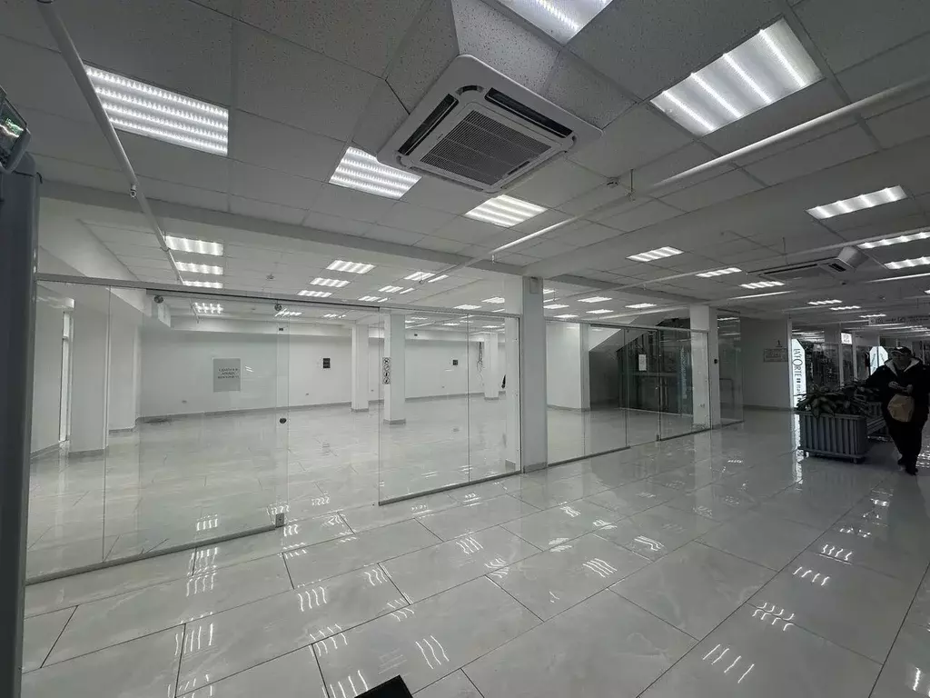 Помещение свободного назначения в Краснодарский край, Сочи ул. ... - Фото 0