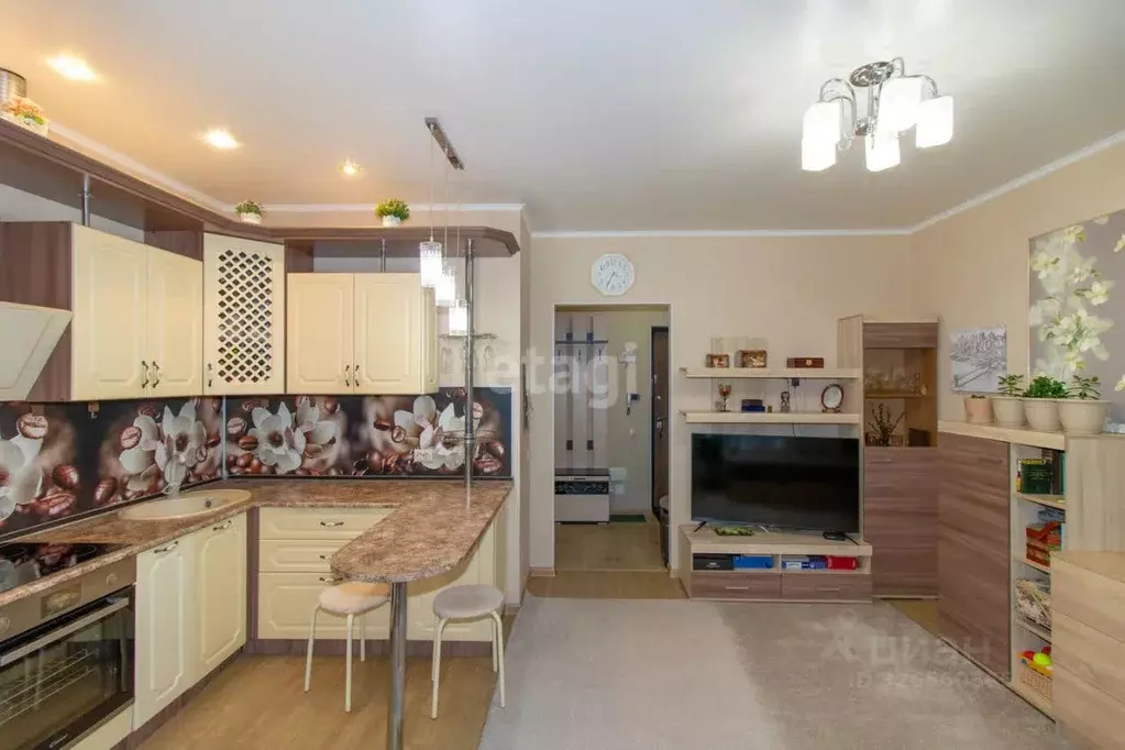 Студия Тюменская область, Тюмень ул. Тимофея Чаркова, 79 (28.2 м) - Фото 2