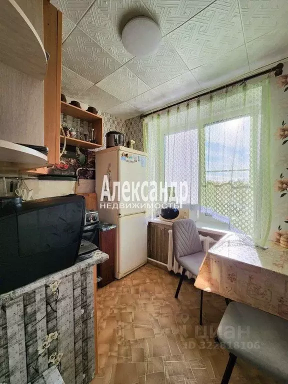 3-к кв. Ленинградская область, Кириши ул. Мира, 10 (55.8 м) - Фото 1