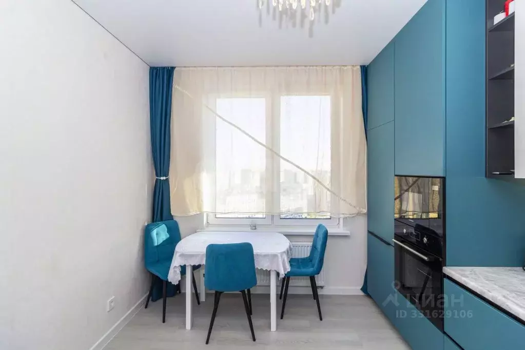 2-к кв. Тюменская область, Тюмень ул. Фармана Салманова, 16 (52.0 м) - Фото 1