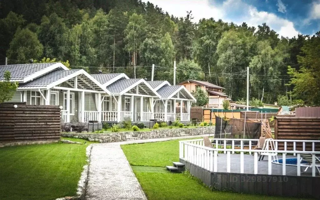 1-к кв. Алтай, Чемальский район, с. Турбаза Катунь ул. Кедровая, 2 ... - Фото 1