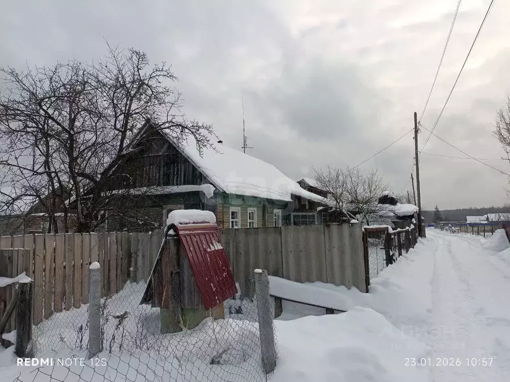 Дом в Брянская область, Жуковский муниципальный округ, с. Ржаница ул. ... - Фото 1