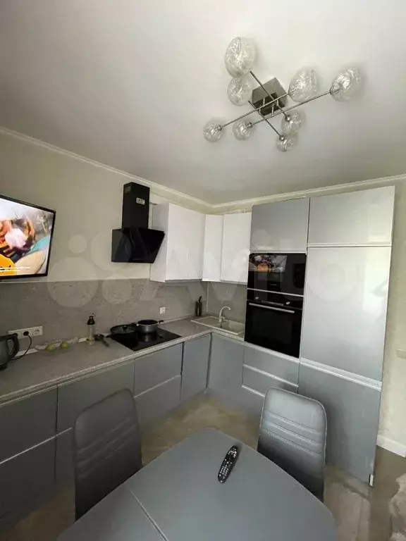 2-к. квартира, 60 м, 3/14 эт. - Фото 0