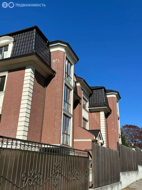 2-комнатная квартира: Калининград, улица Тихоненко, 63А (66.5 м) - Фото 1