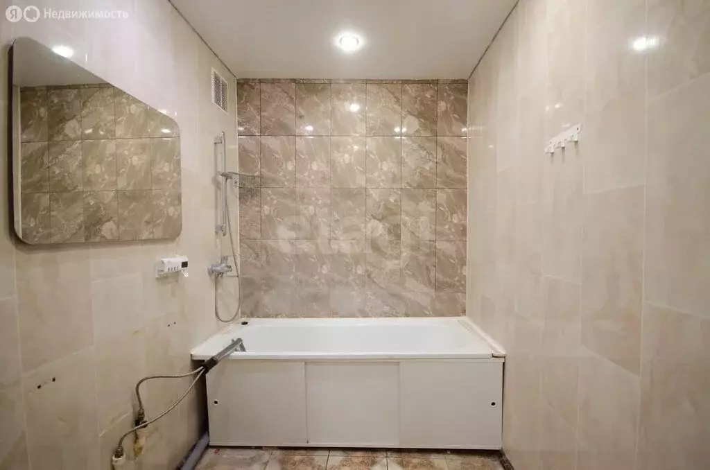 2-комнатная квартира: Ялуторовск, улица Революции, 131А (76 м) - Фото 1