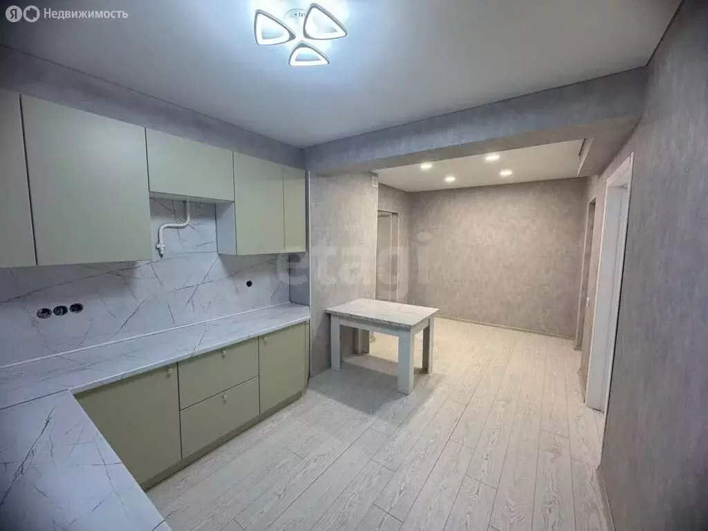 3-комнатная квартира: Миасс, Керченская улица, 30 (61.7 м) - Фото 1