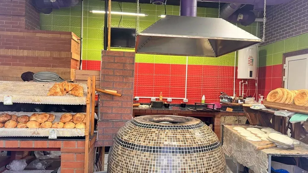 Помещение свободного назначения в Свердловская область, Екатеринбург ... - Фото 2