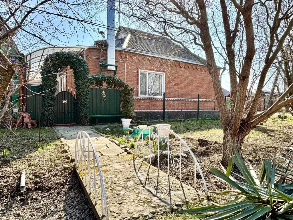 Дом в посёлок городского типа Черноморский, улица Белинского (120 м) - Фото 1