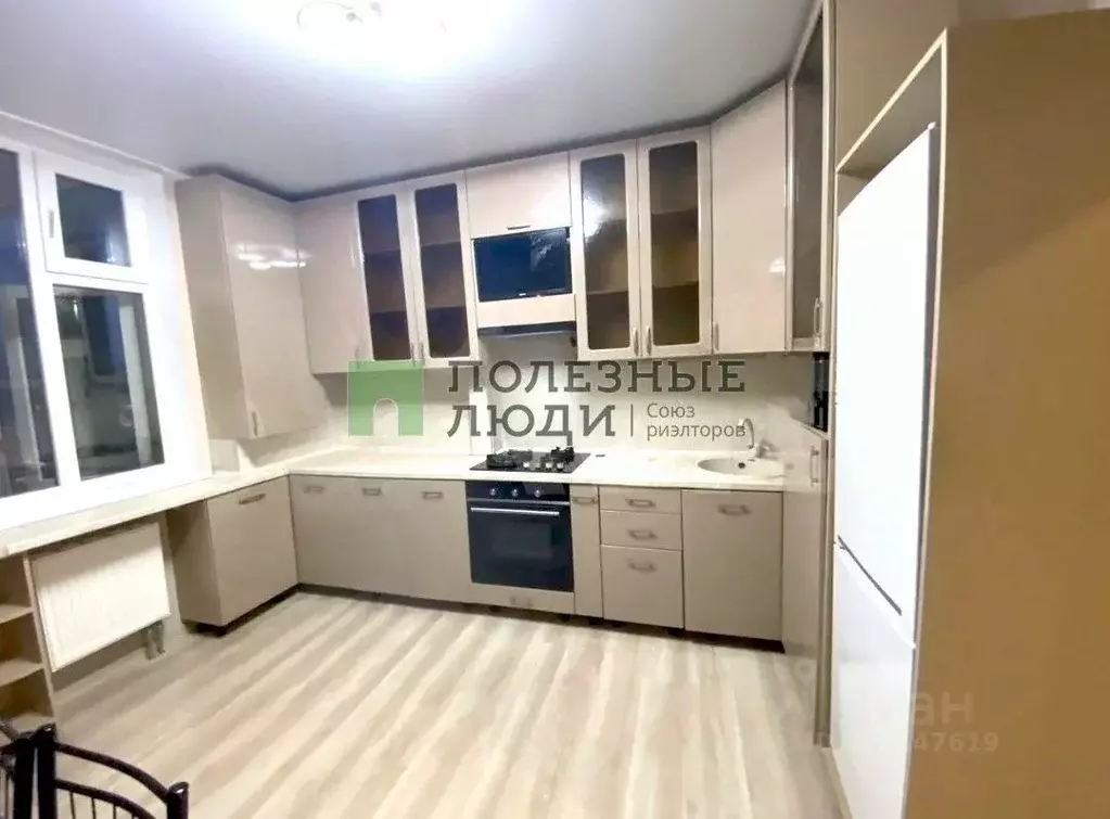 2-к кв. Крым, Евпатория просп. Победы, 91 (62.8 м) - Фото 0