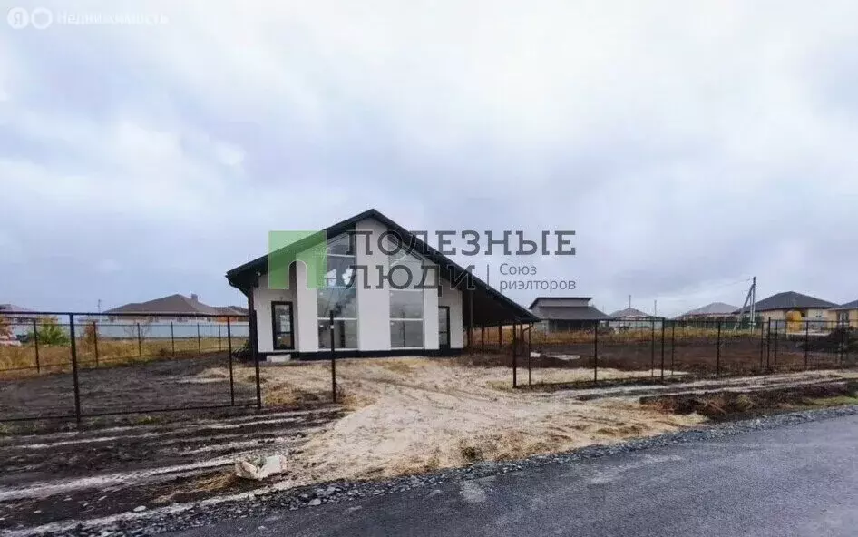 Дом в село Стрелецкое, улица Анисимова, 2 (90 м) - Фото 1