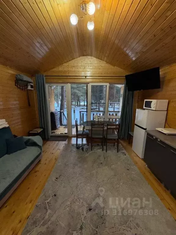 Дом в Карачаево-Черкесия, Зеленчукский район, с. Архыз ул. Лесная, 12 ... - Фото 1