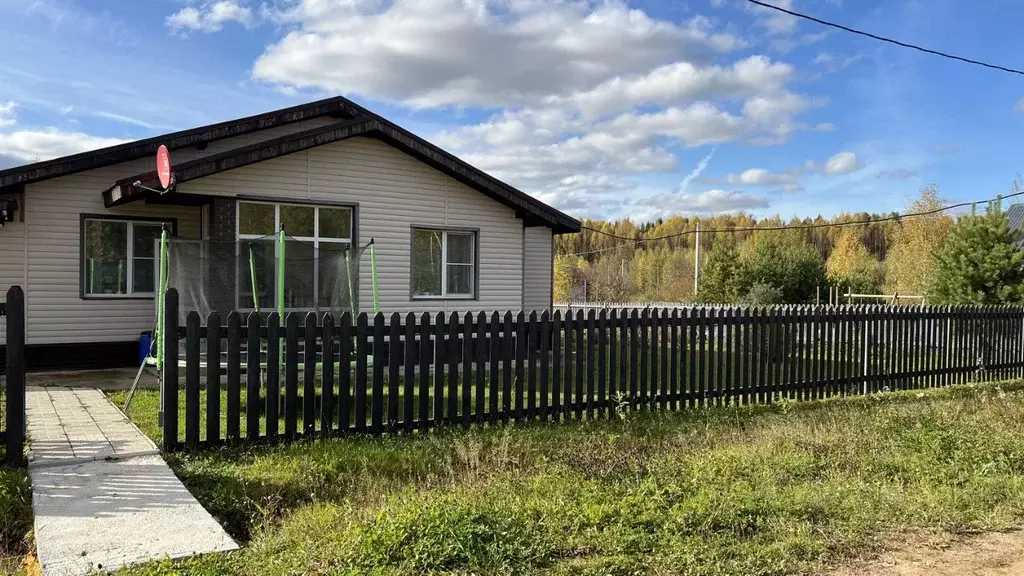 Дом в Кировская область, Кирово-Чепецкий район, Пасеговское с/пос, д. ... - Фото 1