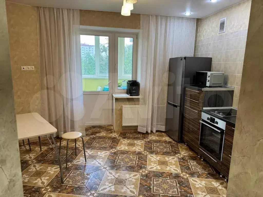 1-к. квартира, 40 м, 3/18 эт. - Фото 0