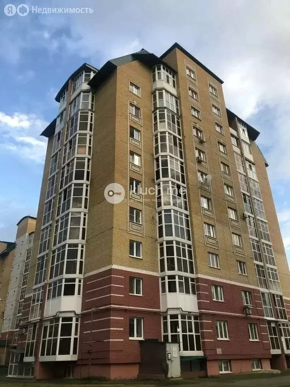 3-комнатная квартира: Казань, улица Гарифа Ахунова, 20 (82.5 м) - Фото 1