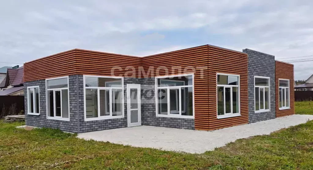 Дом в Архангельская область, Коряжма пер. Уютный, 4 (130 м) - Фото 1