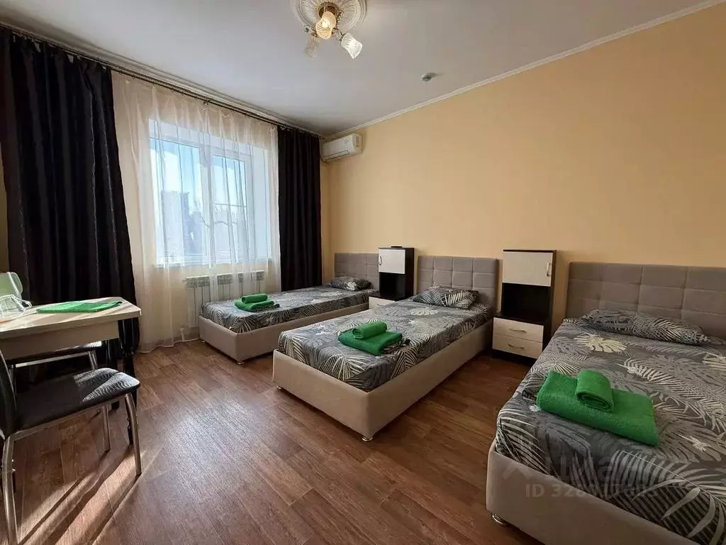 Комната Астраханская область, Астрахань ул. Челюскинцев, 40/10 - Фото 1