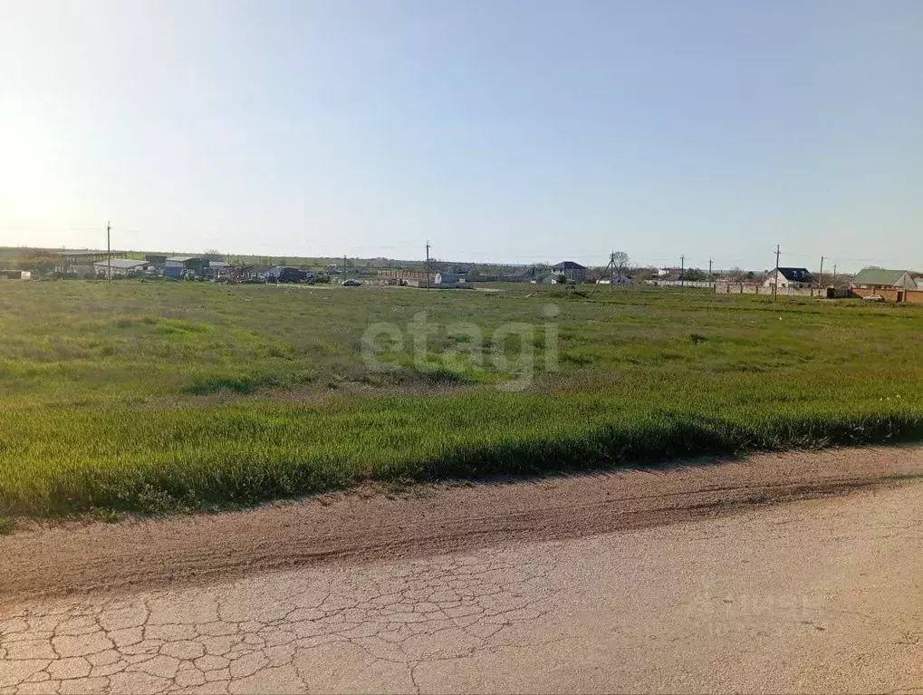 Участок в Крым, Ленинский район, Семисотское с/пос, с. Каменское ул. ... - Фото 1