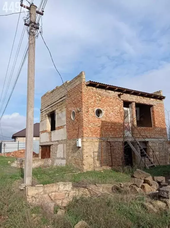 Дом в Крым, Сакский район, Суворовское с/пос, с. Великое ул. ... - Фото 2