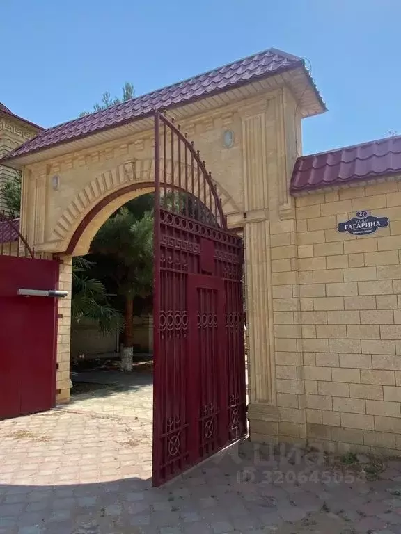 Дом в Дагестан, Дербент ул. Юрия Гагарина, 2Г (600 м) - Фото 1