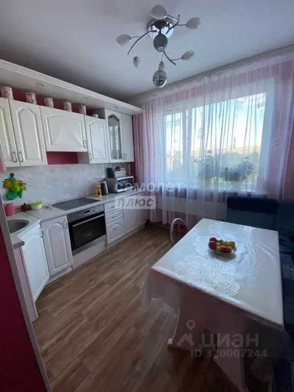 3-к кв. Ханты-Мансийский АО, Нижневартовск Пермская ул., 4 (74.3 м) - Фото 0