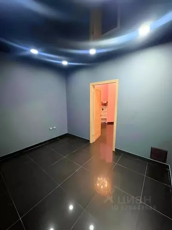 Помещение свободного назначения в Красноярский край, Красноярск ул. ... - Фото 2