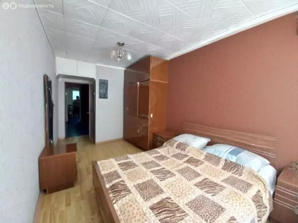 3-комнатная квартира: посёлок Свободы, проспект Калинина, 156 (59 м) - Фото 1