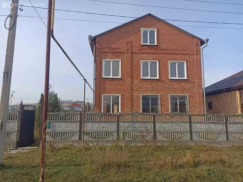 Дом в Железноводский, улица Пушкина (135 м) - Фото 1