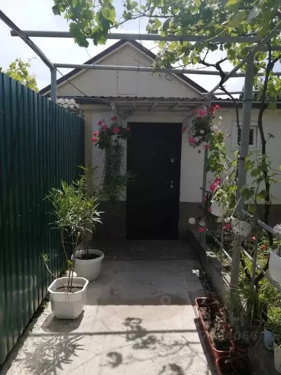Дом в Крым, Алушта ул. Красноармейская, 44 (37 м) - Фото 1